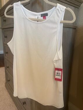 Vince Camuto Top NWT)